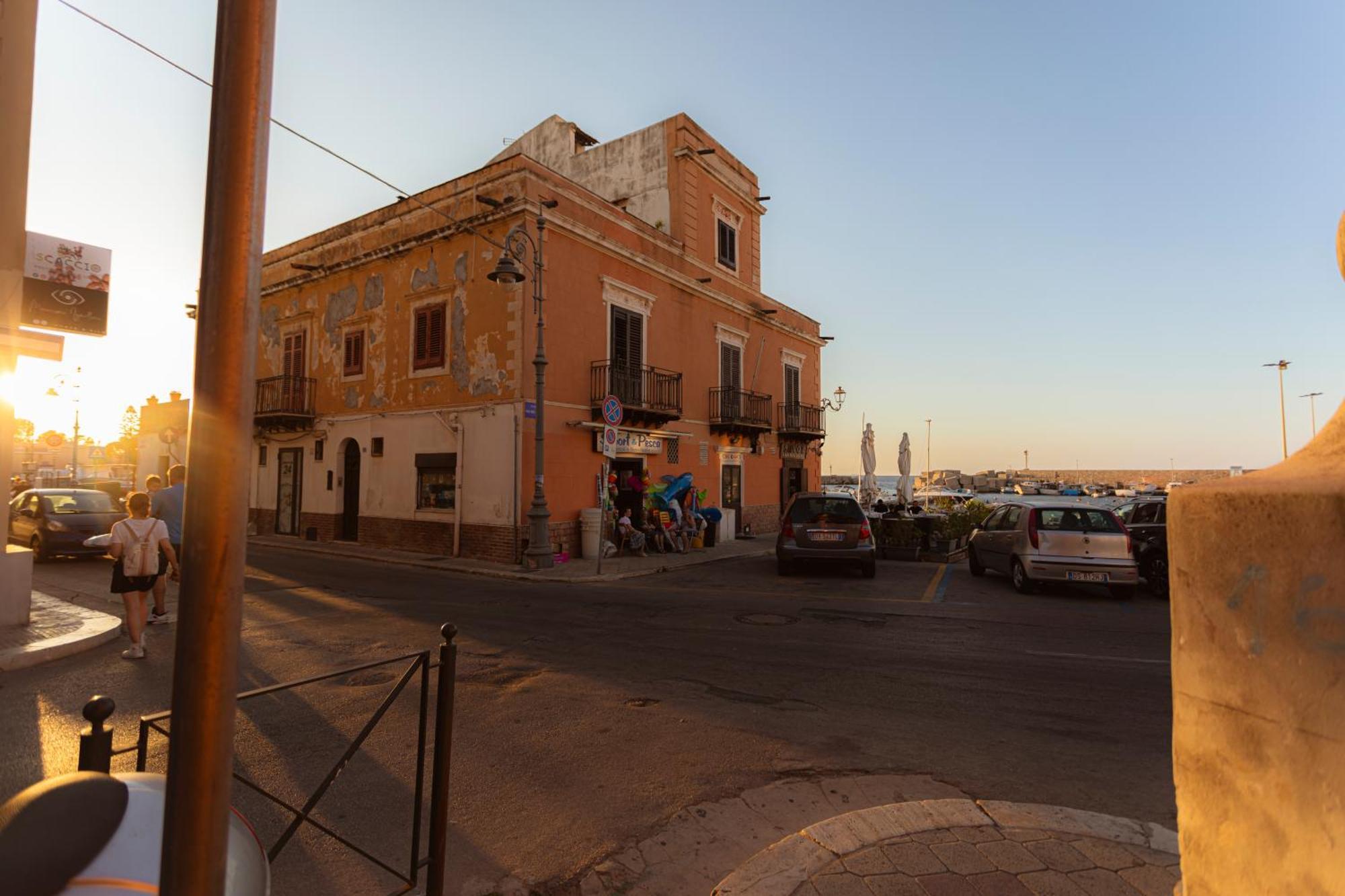 Ferienwohnung Port Island - First Floor Isola delle Femmine Exterior foto